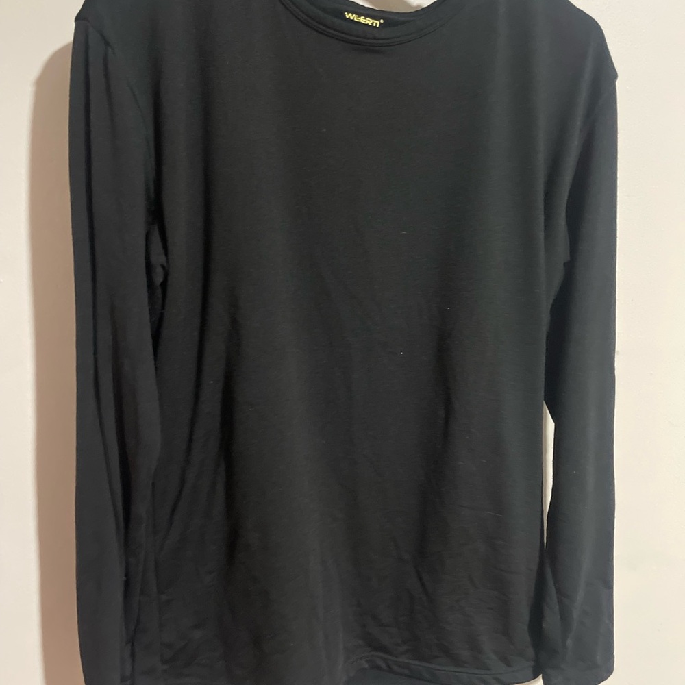Weerti Black Long-Sleeve Crewneck Shirt